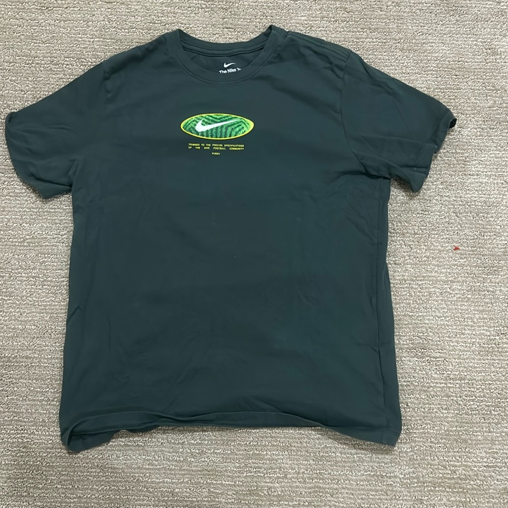 DARK GREEN NIKE SOCCER/FOOTBALL T SHIRT